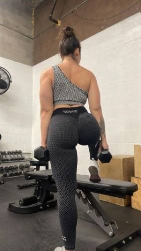 Nowhere else I’d rather be than in the gym! - porn7.net on ipornview.com
