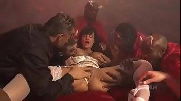 Yet Another Gangbang for Mega Skank Lisa Ann - xvideos.com on ipornview.com