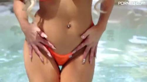 Milf Nina Elle Shows Her Big Tits - new.porneq.com on ipornview.com